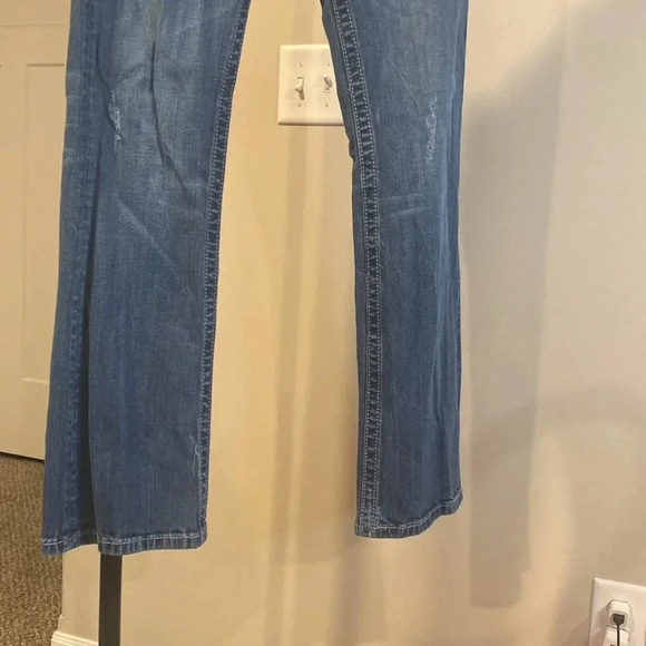 Miss Me Boot cut jeans. size 29 Like New! - Picture 6 of 10